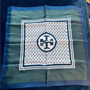NWOT Tory Burch Navy and Orange Logo Tag Scarf